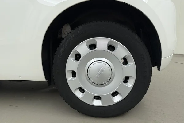 Fiat 500 (2023) — foto 13 van 16