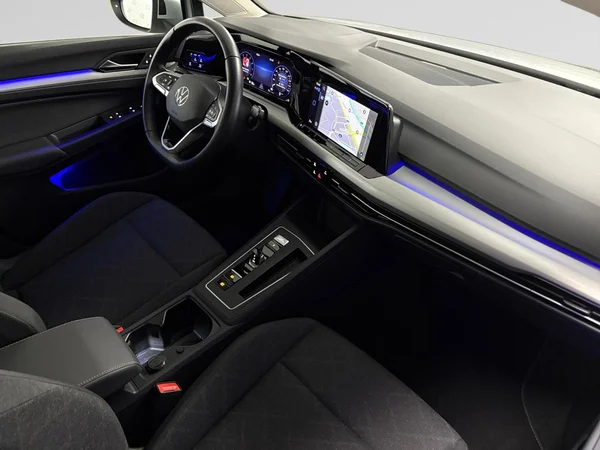 VOLKSWAGEN Golf VIII SW (2024) — foto 13 van 15