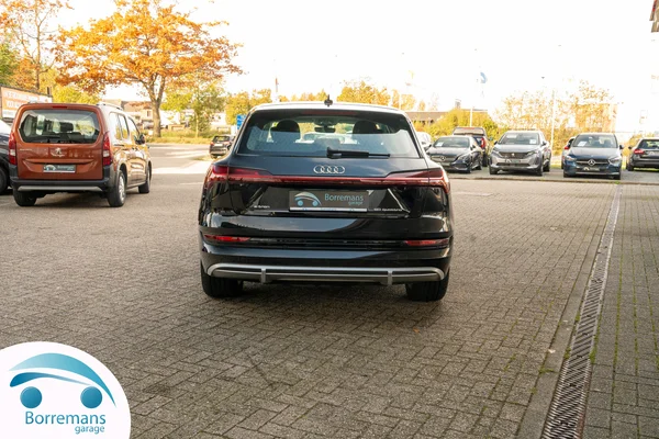 Audi e-tron (2022) — foto 3 van 33