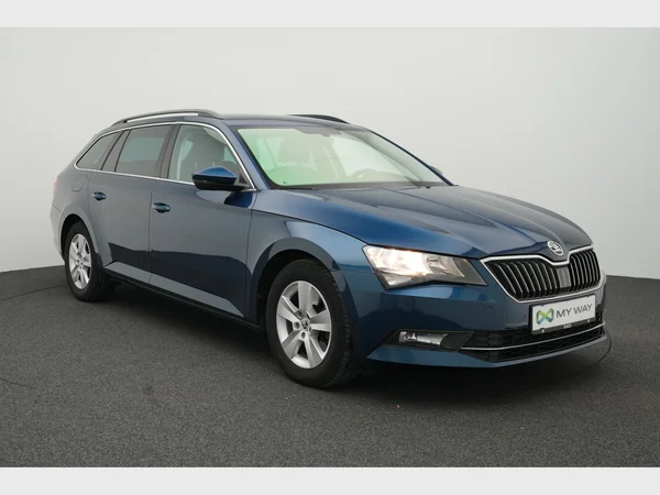 SKODA Superb Combi (2017) — foto 8 van 27