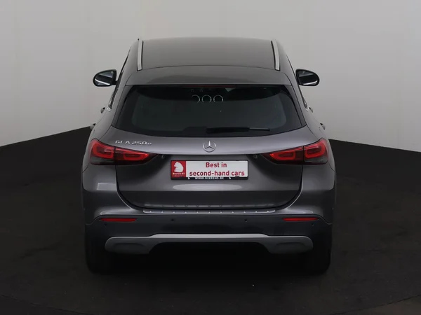 MERCEDES GLA 250 (2022) — foto 28 van 31