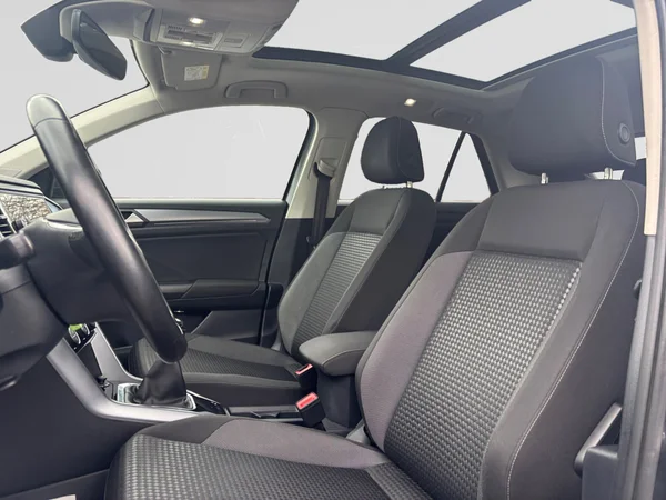 VOLKSWAGEN T-Roc (2021) — foto 18 van 18