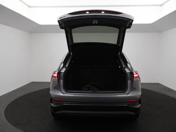 AUDI Q4 Sportback e-tron (2023) — foto 21 van 30