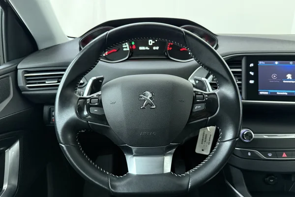 Peugeot 308 (2020) — foto 2 van 35