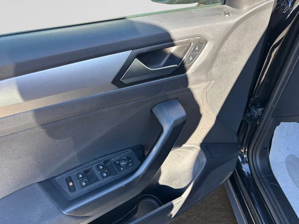 VOLKSWAGEN T-Roc (2022) — foto 5 van 21