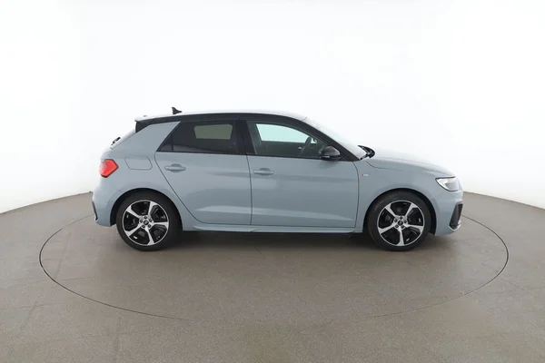 Audi A1 (2023) — foto 13 van 16