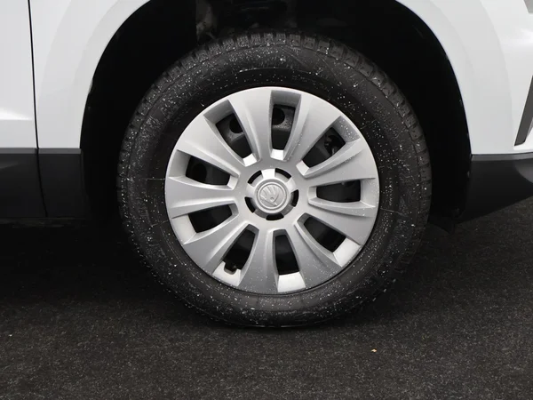 SKODA Karoq (2023) — foto 24 van 29