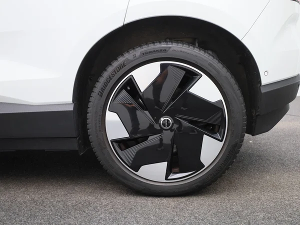 Volvo EX30 (2024) — foto 4 van 43