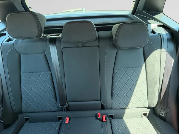 SKODA Karoq (2025) — foto 14 van 19