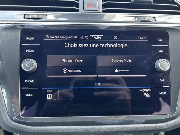 VOLKSWAGEN Tiguan (2022) — foto 16 van 32