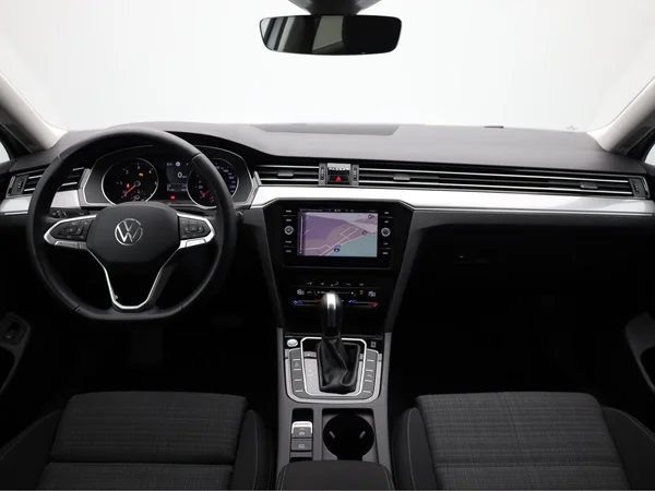 VOLKSWAGEN Passat Variant Dsl (2020) — foto 22 van 23