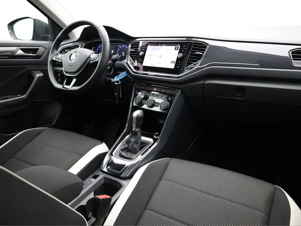 VOLKSWAGEN T-Roc (2019) — foto 17 van 23