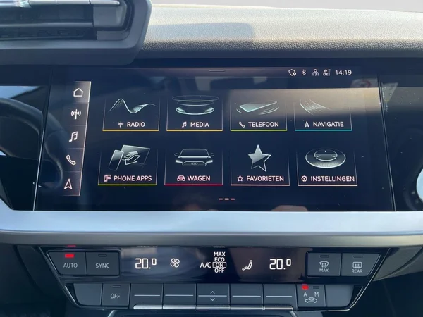 AUDI A3 Sportback (2024) — foto 2 van 22