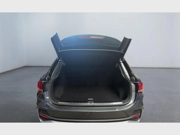 Audi Q3 Sportback (2021) — foto 18 van 25