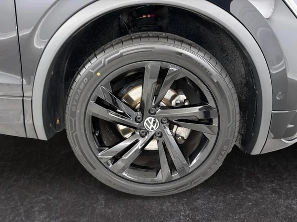 VOLKSWAGEN Tiguan Allspace (2023) — foto 4 van 42