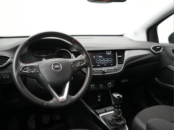 OPEL Crossland (2019) — foto 3 van 24