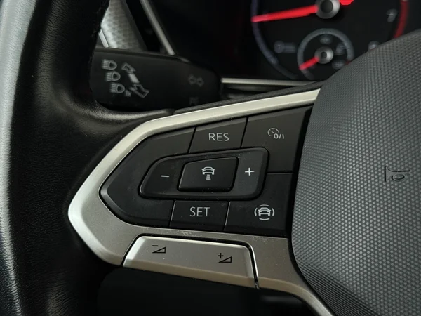 VOLKSWAGEN T-Cross (2021) — foto 9 van 26