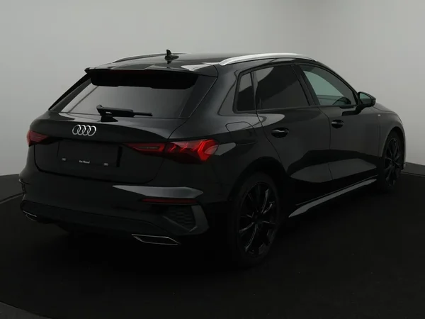 Audi A3 (2021) — foto 12 van 28