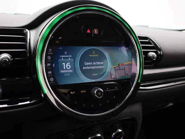 MINI Clubman (2023) — foto 18 van 48