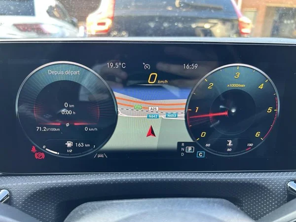 MERCEDES-BENZ CLA Coupé Dsl (C118) (2021) — foto 9 van 35