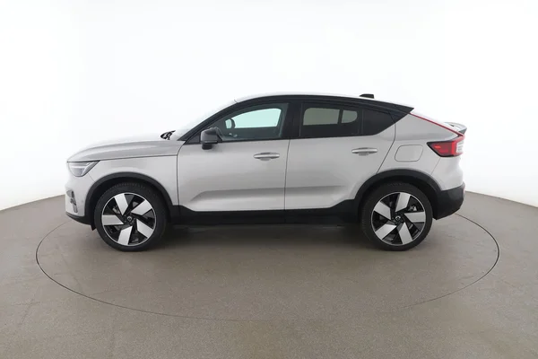 Volvo C40 (2022) — foto 9 van 16