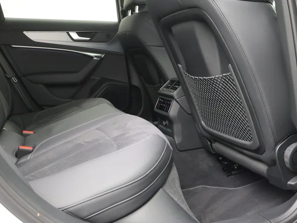 AUDI A6 Avant PHEV (2024) — foto 4 van 23