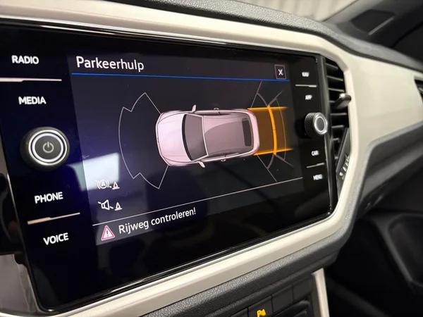 VOLKSWAGEN T-Roc Cabriolet (2020) — foto 13 van 14