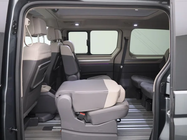 Volkswagen Multivan (2024) — foto 5 van 50