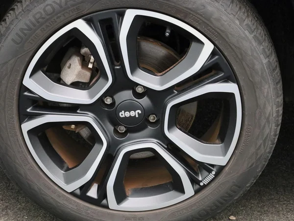 Jeep Avenger (2023) — foto 9 van 43