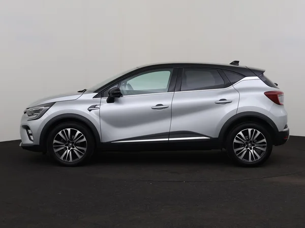 RENAULT Captur (2022) — foto 12 van 28