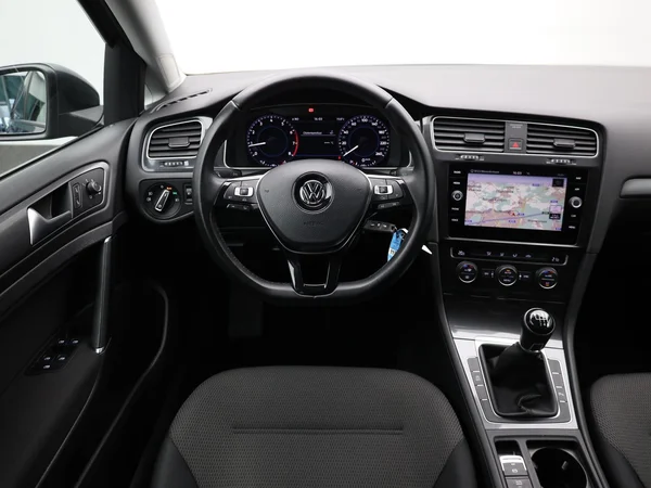 VOLKSWAGEN Golf VII (2017) — foto 4 van 19