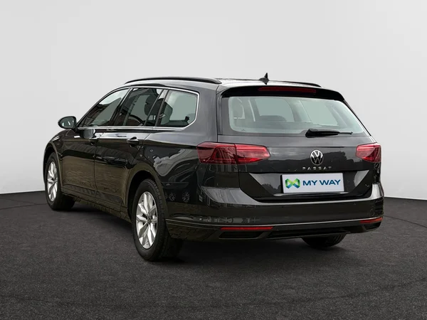VOLKSWAGEN Passat Variant (2021) — foto 18 van 24