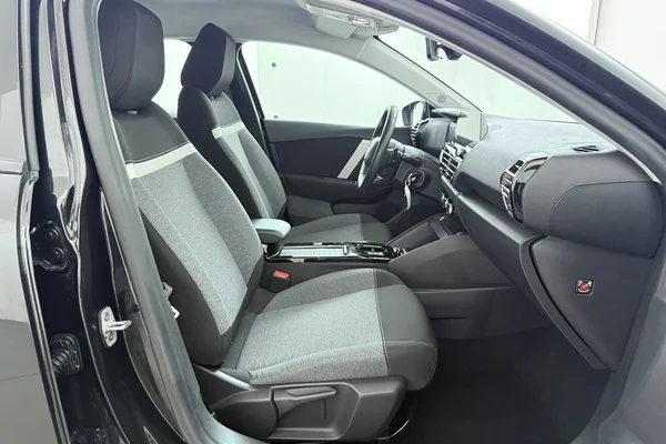 Citroen C4 (2021) — foto 16 van 18