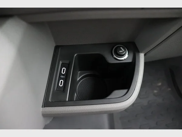 VOLKSWAGEN T6.1 California (2023) — foto 14 van 24
