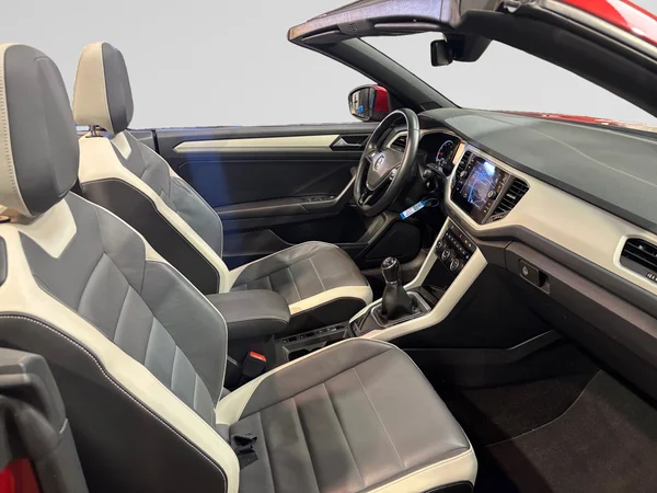 VOLKSWAGEN T-Roc Cabriolet (2022) — foto 11 van 24
