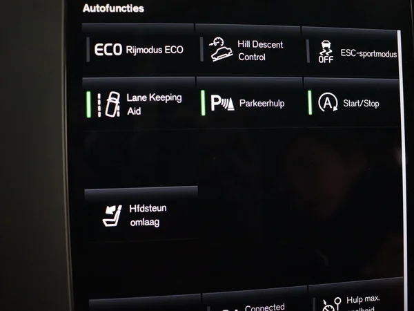 VOLVO XC40 (2021) — foto 11 van 29