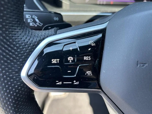 VOLKSWAGEN Tiguan (2024) — foto 26 van 37