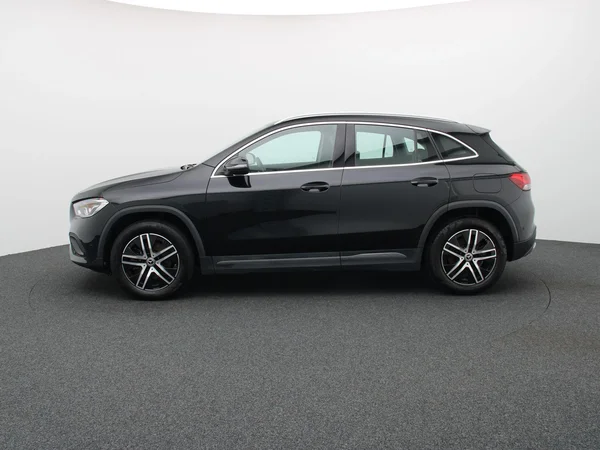 Mercedes-Benz GLA (2023) — foto 19 van 24