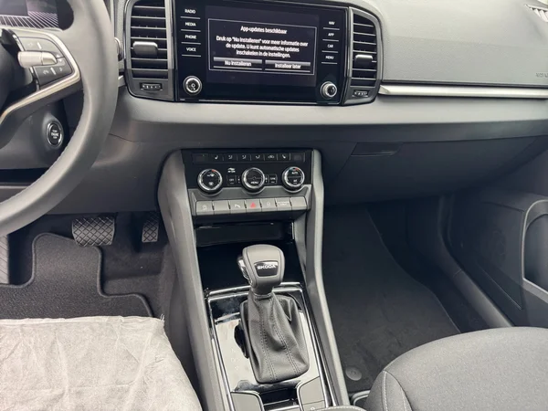 SKODA Karoq (2025) — foto 3 van 22