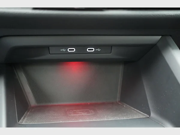 VOLKSWAGEN Golf VIII eHybrid (PHEV) (2021) — foto 29 van 32