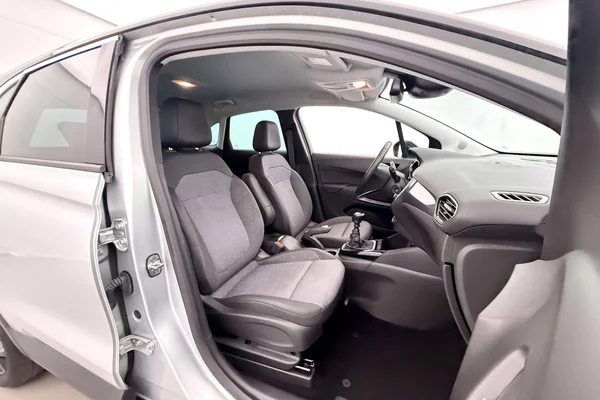 Opel Crossland (2023) — foto 2 van 25