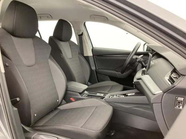 SKODA Octavia Combi (2025) — foto 11 van 36