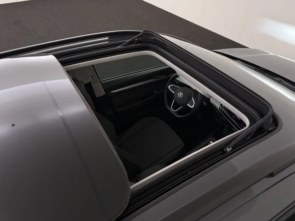 VOLKSWAGEN Golf Variant (2025) — foto 22 van 30