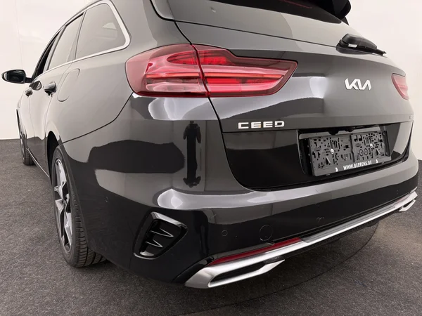 KIA Ceed SW (2023) — foto 25 van 31