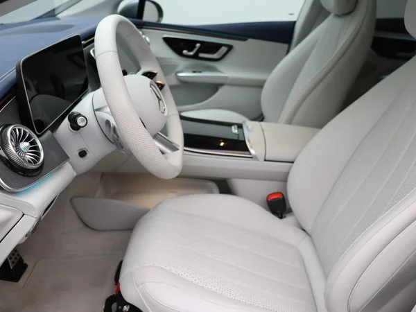 Mercedes-Benz EQE (2026) — foto 3 van 25