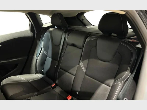 Volvo V40 (2019) — foto 2 van 29