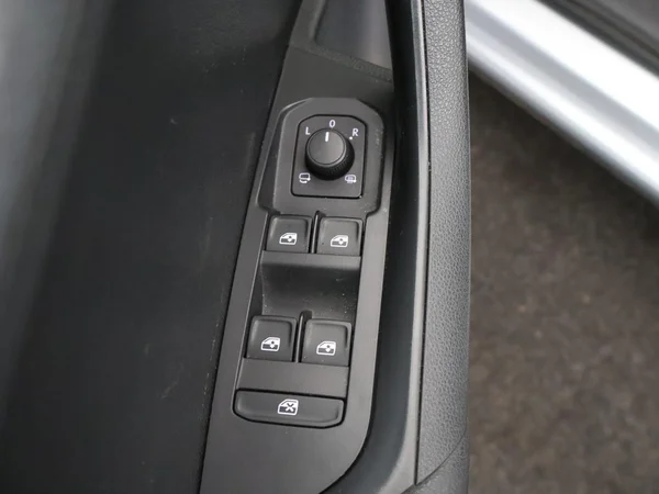 SKODA Karoq (2023) — foto 21 van 30