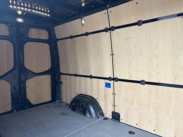 Mercedes-Benz Sprinter (2025) — foto 12 van 16