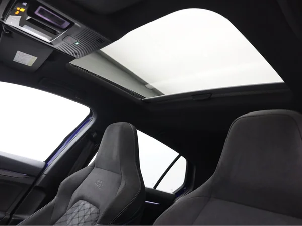 VOLKSWAGEN Golf VIII (2025) — foto 14 van 21