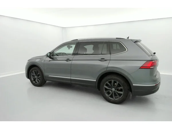 VOLKSWAGEN Tiguan Allspace (2022) — foto 30 van 35